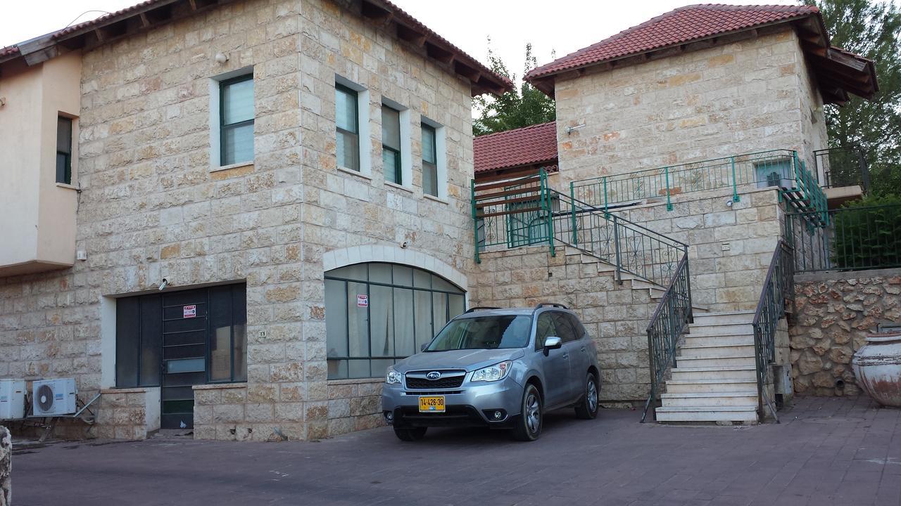 Erella'S Villa Rosh Pinna Bagian luar foto